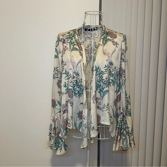 Zara novelty print open front or tie blouse bell long sleeve viscose cream XS - Picture 1 of 11